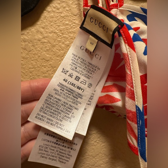 New Authentic Gucci GG Logo Silk Button Shirt and Bikini Top Size 40 / US M - Picture 13 of 13